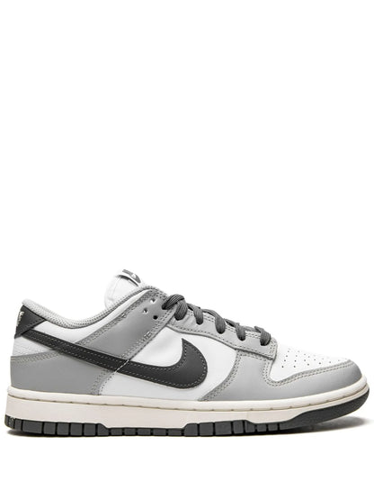 NlKE Dunk Low Light Smoke Grey