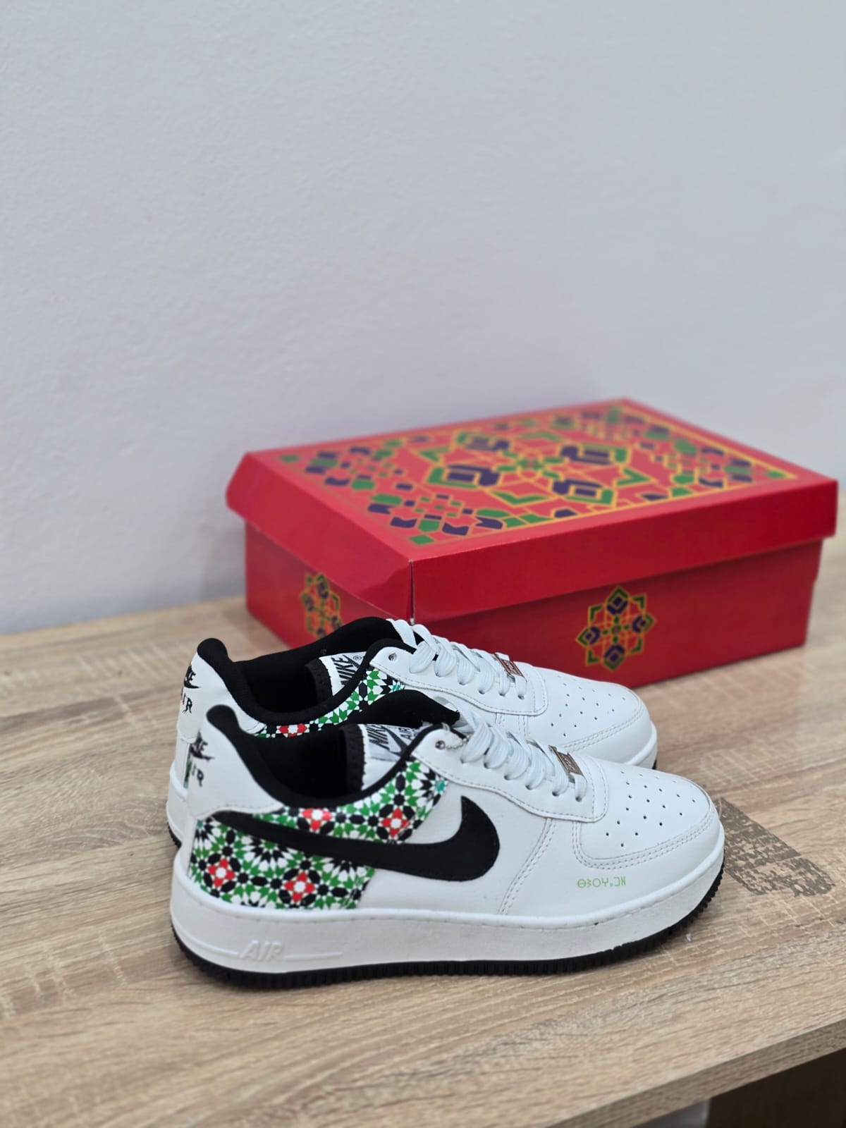Moroccan Style Sneakers – Black